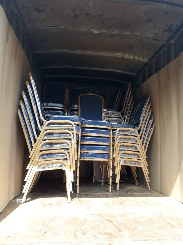 Kursi Tumpuk sangat praktis dan efisien dalam berbagai acara serta penyimpananya.