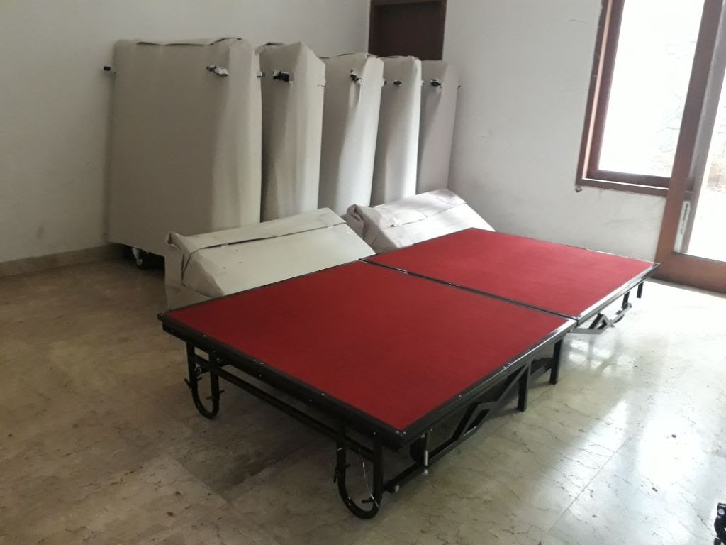 Panggung lipat hotel.