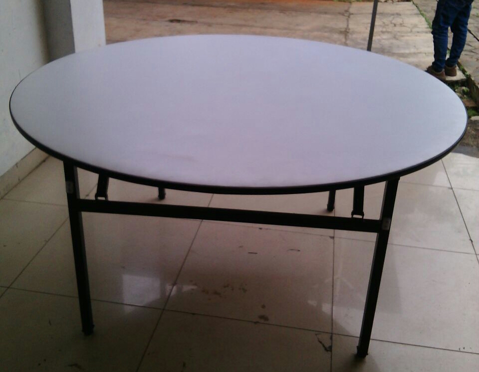 Round table white vynil.